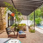 Exclusive Beach Residence!